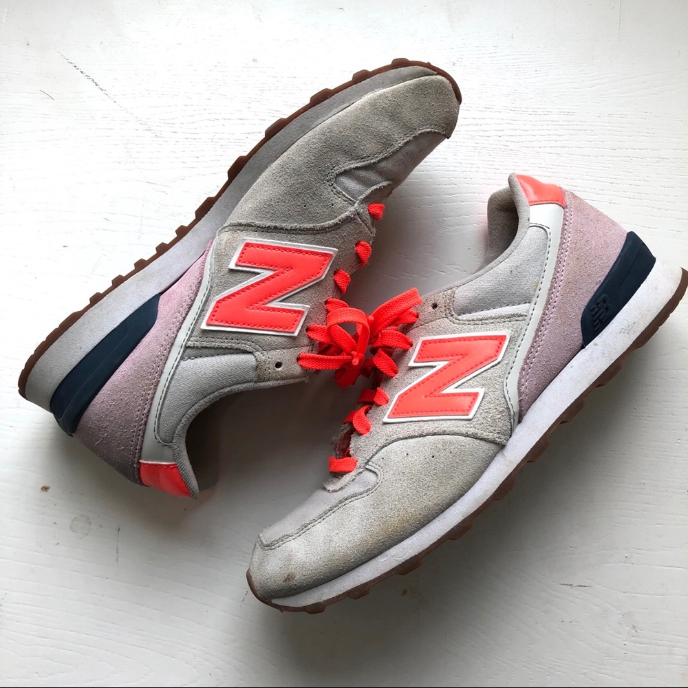 New Balance 696 Sneakers